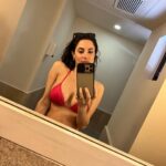 Magui Bravi Instagram - Mini Dump @unico2087 🌊 🌙💕 #myunicoexperience #babymoon 1) burbujas 🫧 en el balcón 2) noche japonesa ❣️ 3) sugar mami 😂 4)y 5) al acuarianito le gusta el agua 🌊 5 ) the shining 👹 pre Halloween 6) 7) 8) pool time 😃