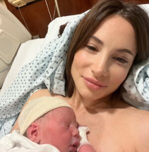 Magui Bravi Instagram - 23/1/2024 te convertiste en el dia favorito de toda mi vida. 
Bienvenido Galileo ! 
Un embarazo de alto riesgo y una cesárea de emergencia.  Algun día les contaré cómo fue nuestro tercer trimestre. 
Hoy estamos los dos bien y muy agradecidos. 

Gracias a mi obstetra  @evan_dipi y todo el equipo de @sanatoriolosarcos que nos acompañaron y contuvieron en un dia tan especial @maralestelle8 #GustavoLabordeau. 

Y también quienes acompañaron y siguieron de cerca a mi gordo todo el camino @ecografiasclavelli @cedearleguizamon 

La última foto es Impresionante ❤️