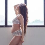 Magui Bravi Instagram - Felices 6 meses 🐣! Me haces tan feliz! Gracias bebito por elegirme… Cuando pongo ésta canción enseguida empieza con sus pataditas . Creo que tenemos una favorita. 🤍 PH @julia.labarthe para @miscelaneasmaternal ( no filter selection ) Mua: @shesimua Una campaña hermosa que hicimos juntitos y éste uno de mis conjuntos preferidos.