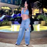 Magui Bravi Instagram - Día de Los Muertos en 🇲🇽 y Un jean que me entra 😂 ! #rockerbabymoon ! Anoche @hrhrivieramaya #hrhrivieramaya