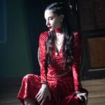 Magui Bravi Instagram - Hello Lady Anne ❤️‍🔥…. Esta peli estrena muy pronto en cines ! 🎬Y salió una linda nota en @variety . Si llegaste a la foto 3 vas a ver mi mejor momento o el que más me gustó hacer …. Exorcismo? Alguien dijo exorcismo? 😈🤫 Muy pronto : #The100CandlesGame2 “The Last Possesion” ♱ • • • @guillermo_lockhart @blackmandala_films #eljuegodelabrujalaultimaposesion #the100candlesgamethelastposession #eljuegodelabruja