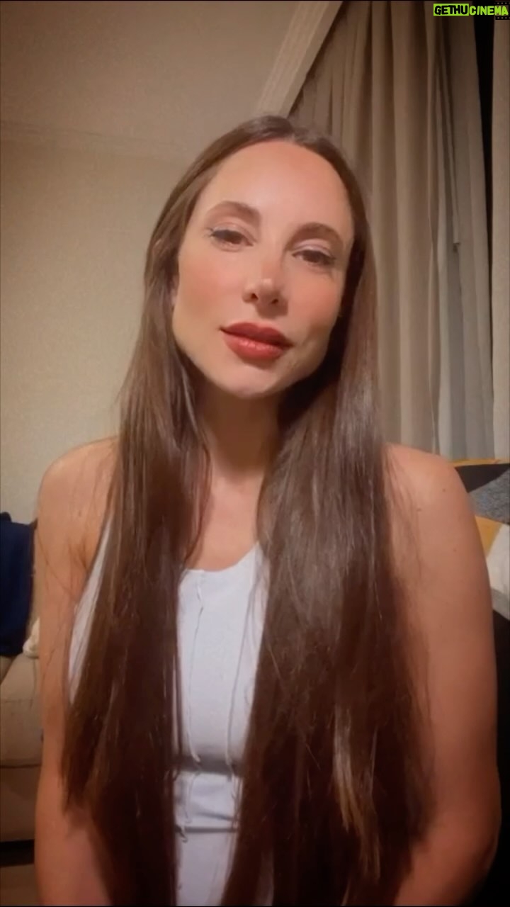 Magui Bravi Instagram - Compartimos la entrevista que le realizamos a @maggiebravi, la protagonista de “El juego de las 100 velas: La última posesión” 🕯️😨 “En Latinoamérica se hacen buenas películas de terror, de buena calidad, técnicamente correctas y con grandes efectos”, afirmó la actriz argentina. @guillermo_lockhart @charlygoitiacine … #AmorAlTerror 🫶🏻 Seguí a @terrorifilo si amás el terror, el cine fantástico, las emociones fuertes y los giros inesperados 🍿👻 😱