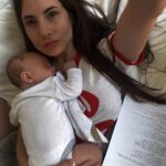 Magui Bravi Instagram - Un dump pre - eclipse con cositas que agradecer🌙✨🌘 1- mil horas maternales sin dormir 😴. 2- volver a entrenar es real q da felicidad 💪🏻 3- volver a leer un guión y preparar un nuevo personaje pero con bebito en brazos acompañandome 📖 4- pronto el bafici llega a baires y ahí estaremos con este documental del que soy productora 🎬 5- papa conmigo 6- con Galo siendo abuelo …. Unas décadas después … 7- saliditas con y sin la bendi ✨❤️
