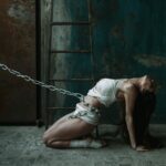 Magui Bravi Instagram - Dicen que me gusta hacer pelis 🎬 de terror …. Dicen …. ⛓ #Chains by el mago @pierre_chacra ⛓ Con el style de la one @insidebambi ⛓ Acá estaba embarazada de 4 semanas y aún no lo sabía 🥹🐣 #horrormovies