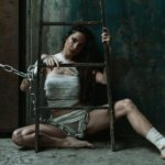 Magui Bravi Instagram - Dicen que me gusta hacer pelis 🎬 de terror …. Dicen …. ⛓ #Chains by el mago @pierre_chacra ⛓ Con el style de la one @insidebambi ⛓ Acá estaba embarazada de 4 semanas y aún no lo sabía 🥹🐣 #horrormovies
