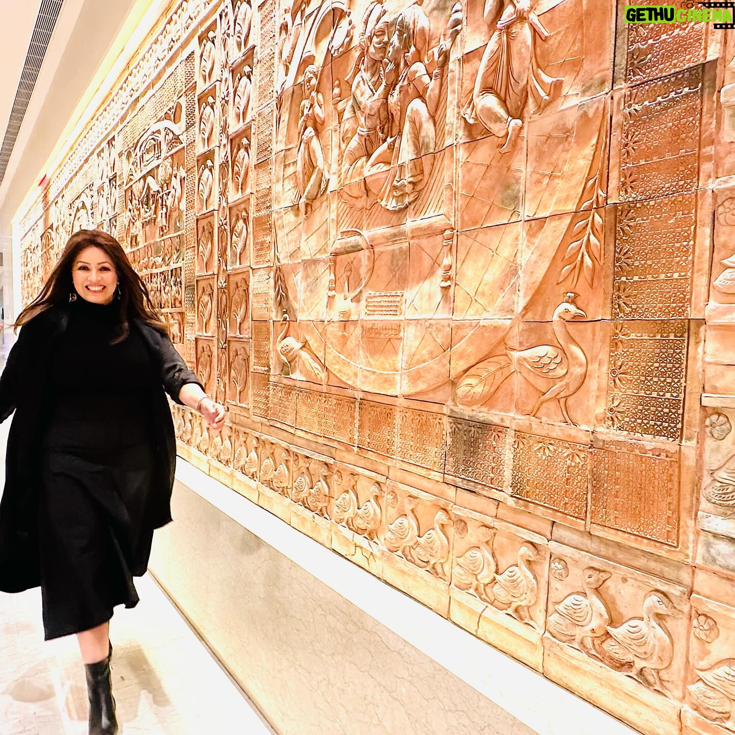 Mahima Chaudhry Instagram - In Durgapur ,WB ..this beautiful terracotta wall … u have to picture it