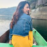 Mahima Makwana Instagram - take me back to the mountains! ⛰️✨💛