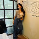 Mahima Makwana Instagram – Flashback Friday of Devika’s looks from #TumseNaHoPaayega styled fantastically by my fav @niharikabhasinkhan21 Maam on my current fav film track! 🤍 #toolatepost #nevermind #devika #tumsenahopaayega #bye