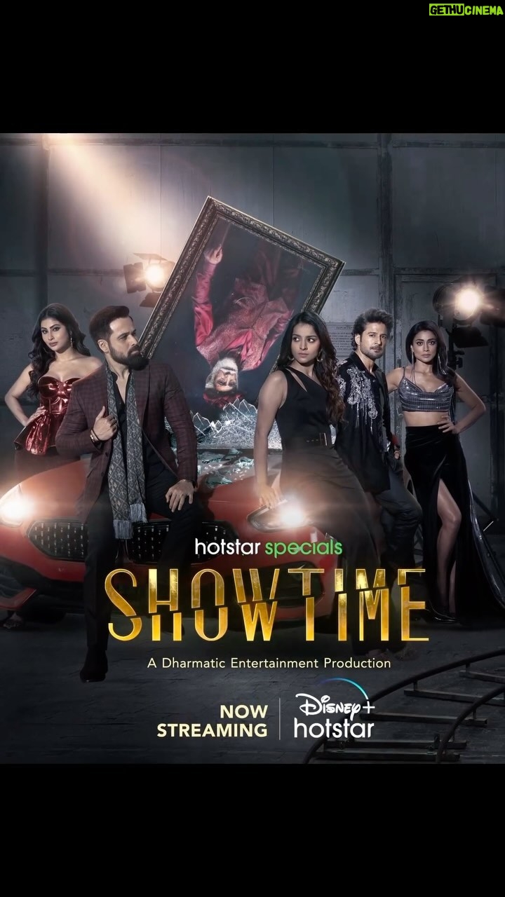 Mahima Makwana Instagram - ITS TIME FOR SHOWTIME!✨✨✨ Insider aur outsider ka yeh khel hota hai ab shuru. Lights! Camera! It’s Showtime! #HotstarSpecials #Showtime, now streaming only on @disneyplushotstar #ShowtimeOnHotstar @karanjohar @apoorva1972 @somenmishra @mihirbd @gogoroy @kumararchit @naseeruddin49 @therealemraan @mahima_makwana @imouniroy @simplyrajeev @shriya_saran1109 @neeraj_madhav @vishalvashishtha @ghuggss #VijayRaaz #LaraChandni @mitchinder @jehanhanda @karandontsharma @Bhaskarville @tallz.music @dharmaticent