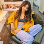 Mahima Makwana Instagram – Flashback Friday of Devika’s looks from #TumseNaHoPaayega styled fantastically by my fav @niharikabhasinkhan21 Maam on my current fav film track! 🤍 #toolatepost #nevermind #devika #tumsenahopaayega #bye