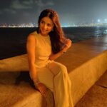 Mahima Makwana Instagram – Flashback Friday of Devika’s looks from #TumseNaHoPaayega styled fantastically by my fav @niharikabhasinkhan21 Maam on my current fav film track! 🤍 #toolatepost #nevermind #devika #tumsenahopaayega #bye
