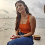 Mahima Makwana Instagram – Flashback Friday of Devika’s looks from #TumseNaHoPaayega styled fantastically by my fav @niharikabhasinkhan21 Maam on my current fav film track! 🤍 #toolatepost #nevermind #devika #tumsenahopaayega #bye