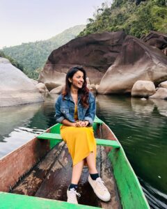Mahima Makwana Instagram - take me back to the mountains! ⛰️✨💛