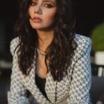 Mahira Khan Instagram - Miss me ? 🤍 For the @theemigala panel and opening night🤌🏼 Styled by @manekaharisinghani Suit @elisabettafranchi Makeup @anamfarooqkhan_makeup Hair @danihairstylist1 Jewelry @toktam.jewelry Photography @fatimatariqphotography