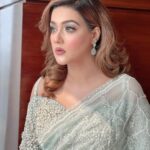Mahiya Mahi Instagram – সামনের মাসে আমায় একটা ঝুমকো কিনে দিয়ো ❤️