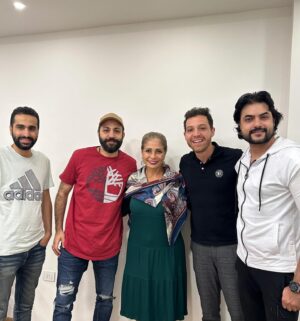 Mahmoud Hegazy Instagram - #حدوته_منسيه 🎭 
مع اجمل كاست في الدنيااااا ♥️
تأليف :- محمود حمدان 
إنتاج :- vantage production 
إخراج :- محمد محي الدين 
واوعدكوا هتشوفوا حاجه حلوه اوي إن شاء الله ✨