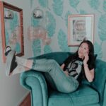 Mai Thi Nguyen-Kim Instagram – “Bitte was sagen Sie da? Wer schon einmal Geld für Demeter ausgegeben hat, sollte heute MAITHINK X schauen? … achso *NICHT* MAITHINK X schauen??” 🤔

📺 22:15 ZDFNeo
💻 oder ab jetzt in der ZDF Mediathek

#MAITHINKX
@maithinkx @zdfneo @zdfmediathek 

📸 Foto von @dechangeman aus #getinside (Folge 2)