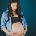 Mai Thi Nguyen-Kim Instagram - Ich bin kurz vorm Platzen, physisch wie psychisch! 😄 Die Vorfreude auf diesen kleinen Menschen ist unerträglich. Privat geht es mir also sehr gut. Aber über #maiLab müssen wir mal reden, Freunde der Sonne. Link im Profil. 📸 @vesoe