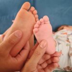 Mai Thi Nguyen-Kim Instagram – Baby Nr. 2 ist da!

Seit 9 Wochen haben wir neue Füße im Haus und wenn man genau hinschaut, hängt da ein ganzer kleiner Mensch dran. 10/10 would recommend