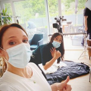 Mai Thi Nguyen-Kim Instagram - Freunde der Sonne, Carolin Kebekus und ich haben uns zusammengetan, um zu enthüllen, was Wissenschaftler eigentlich denken, aber nie sagen ... Link im Profil 😷
