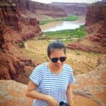 Mai Thi Nguyen-Kim Instagram - Eigentlich wollte ich schön lächeln und posieren, aber ich wurde Opfer einer aggressiven Mückenattacke 😄