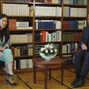 Mai Thi Nguyen-Kim Instagram - Damit ist es offiziell: Ich habe eine Kollabo mit dem Bundespräsident gemacht 😄
Schaut mal bei @bundespraesident.steinmeier vorbei, da findet ihr das ganze Video 🍪