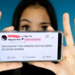Mai Thi Nguyen-Kim Instagram - WERBUNG: Sind Sie auch genervt, dass Mai Thi Nguyen-Kim so viel mit ihren riesigen Händen gestikuliert? 👇 Das Buch #DieKleinsteGemeinsameWirklichkeit gibt es 💯% GESTENFREI‼️ Überall* wo es Bücher gibt! *Aber am liebsten natürlich in eurer lokalen Buchhandlung ❤️📚