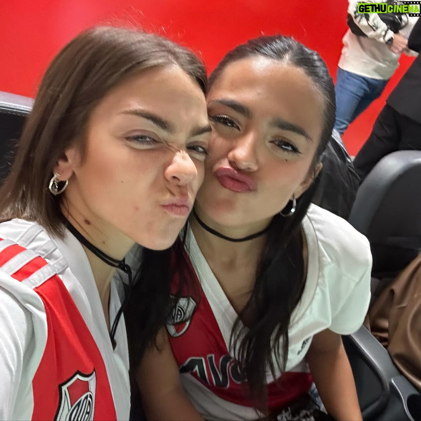 Maia Reficco Instagram - la mejor vida muchisimas gracias @riverplate @rrpp_carp ❤️🤍❤️🤍 y con mi otro amoooor @milimasini ❤️🤍❤️🤍