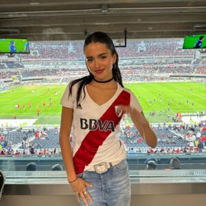 Maia Reficco Instagram - la mejor vida muchisimas gracias @riverplate @rrpp_carp ❤️🤍❤️🤍 y con mi otro amoooor @milimasini ❤️🤍❤️🤍