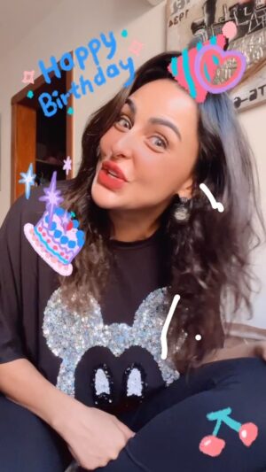 Mais Hamdan Instagram - @mimitta_official هابي بازي تو يو اكل الناس اللي عيد ميلادهم النهارده 🎁🥂🎉

#ميس_حمدان #mimitta #maishamdan