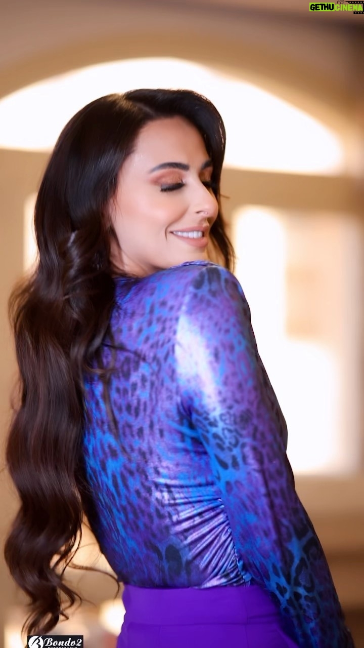 Mais Hamdan - 8.4K Likes - 💜💜💜💜
Videography @bondo2._photography
Outfit @be_my_guest_shopping
Glam @radwaakrash
#maishamdan #mimitta #ميس_حمدان #النسر