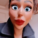 Mais Hamdan Instagram – Order my red lipstick from 👉 www.dhfabulous.com @dhfabulous 

#maishamdan #mimitta #ميس_حمدان #النسر #makeup #lipstick
