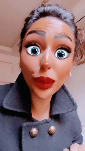 Mais Hamdan Instagram - Order my red lipstick from 👉 www.dhfabulous.com @dhfabulous 

#maishamdan #mimitta #ميس_حمدان #النسر #makeup #lipstick