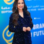 Mais Hamdan Instagram – اتشرفت بتقديم حفل شركه التامين الكبيره (سلامه بيت التامين المصري السعودي) 
@connectioneg  @sherifmonsef 
Outfit @liza_atelier 
Pics by @bondo2._photography 
Styling @maishamdanoff 

#maishamdan #mimitta #ميس_حمدان #النسر