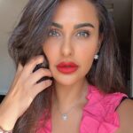 Mais Hamdan Instagram – Who likes red x fushya ?! ❤️💖❤️ 

#maishamdan #mimitta #ميس_حمدان