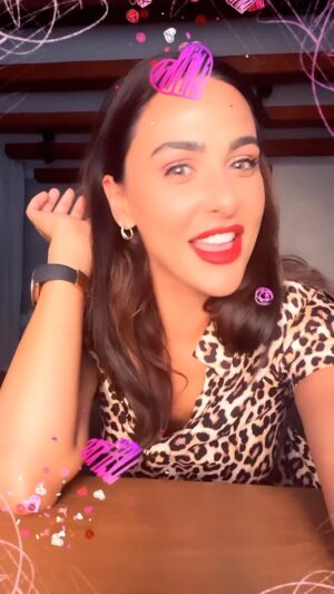 Mais Hamdan Instagram - #شيك_ومهندم اغنيه جديده شوفوها على اليوتيوب اللينك في البيو 

#maishamdan #mimitta #النسر #ميس_حمدان #شيك_ومهندم
