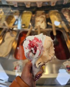 Maisa Silva Instagram - family time 🚂🍦🇮🇹