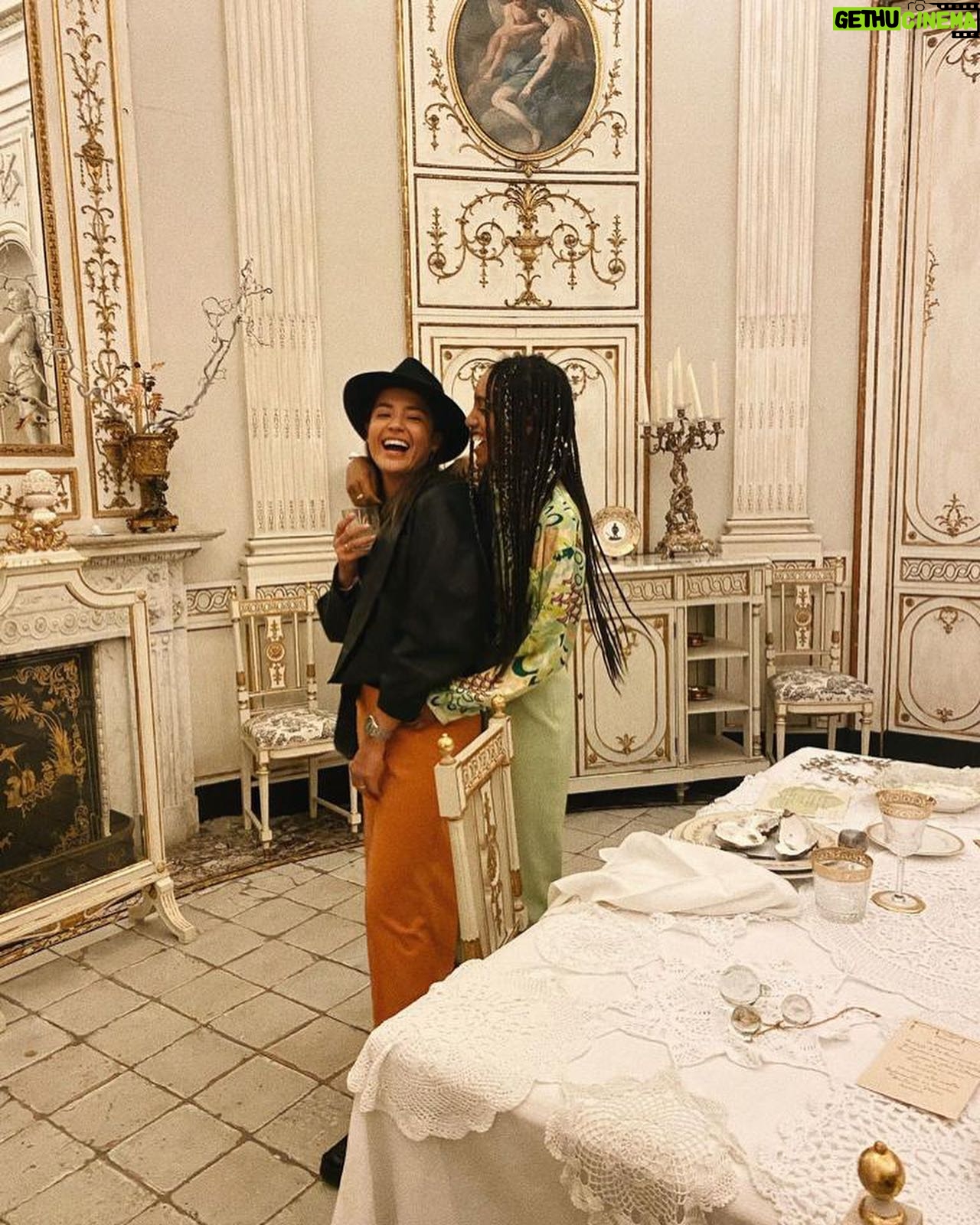 Maisie Richardson-Sellers Instagram - 10 years ago we smiled at each other in a dive bar, a week later you had a key to my house. Happy Birthday @sstephcarneyy my soul sister, here’s to a lifetime of dancing in the light of your flame ❤️🔥 #bestbestie