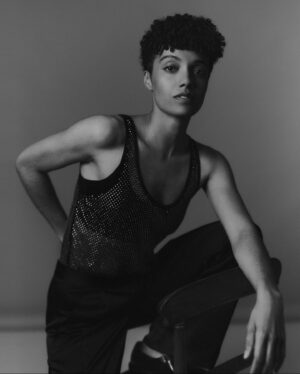 Maisie Richardson-Sellers Instagram - ☁️

@bypip 
@harrietnicolsonstylist 
@nickyweir_m_up