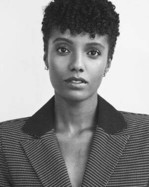 Maisie Richardson-Sellers Instagram - Thank you for a beautiful night @armanibeauty 
📷 by the incredible @luciaomc 
💄@adamdecruz 🌹