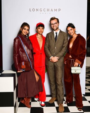 Maisie Richardson-Sellers Instagram - A dreamy Parisian evening at the races with @longchamp 🐎 didn’t win, guess that means I’ll have to come back..? 😏#LongchampAtTheRaces #ad