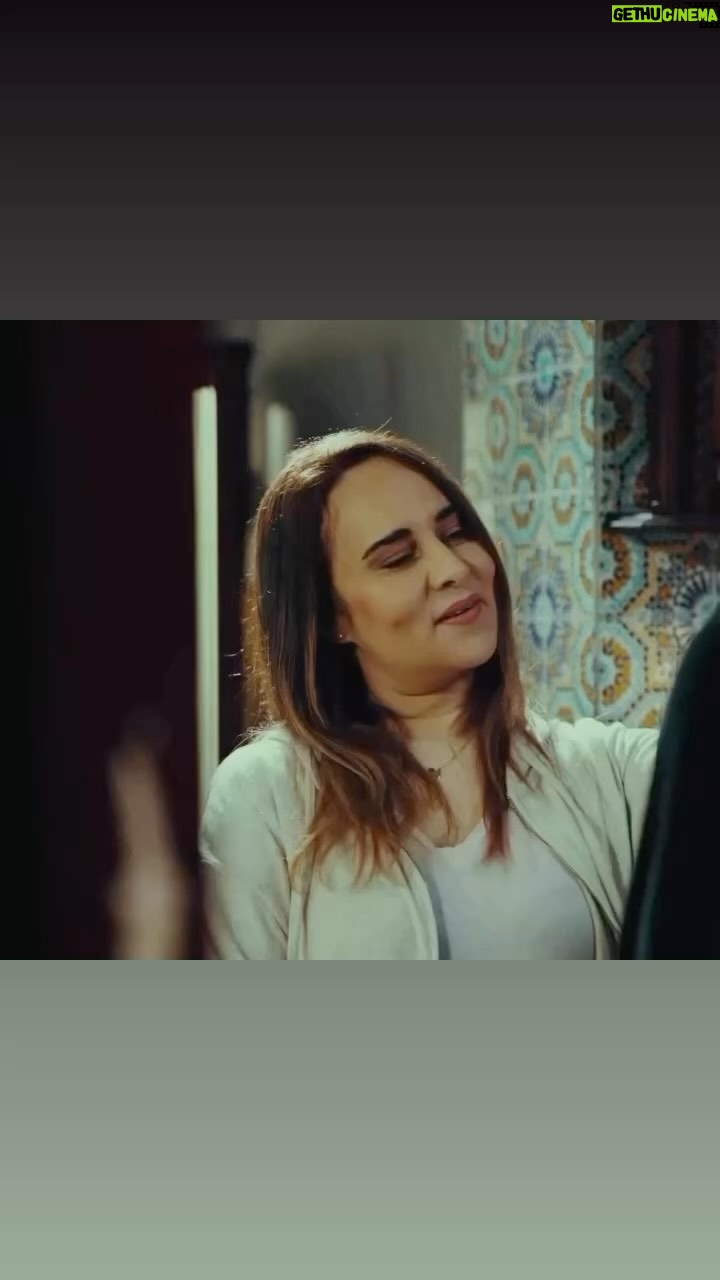 Majdouline Idrissi Instagram - L’amour ne se force pas . Soit la personne vous aime soit elle ne vous aime pas 😉Amina machi ana bien évidemment 😂💕 @mansour_aamoum @mbc5tv @cedarsart @shahid.vod @spectop_officiel