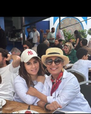 Majdouline Idrissi Instagram - Journée du Patrimoine de Casablanca…quoi de mieux qu’un déjeuner au marché central avec la #number1 @nawal_el_moutawakel 🌟