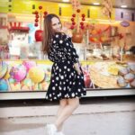 Majdouline Idrissi Instagram - Grand est celui qui n'a pas perdu son coeur d'enfant. 🎠 Je pense que les meilleures attractions des fêtes foraines sont les stands de sucreries 🙈😂 Thanks to @zackary.art - - #feteforaine #14juillet #photooftheday #photography #lifestyle #fun #big #child #soul #foodie #summer #vibes #family #love #concorde #louvres #paris #maghreb #morocco