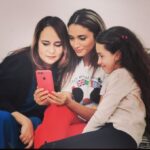 Majdouline Idrissi Instagram – Rediffusion série daba tazyane tout les soirs sur mbc5 💓 à 19:30
Réalisation @hichameljebbari –
@meriame_drissi  @simosedraty  @azizhattabofficiel @saidaitbajja1  @nezharegragui  @salma.sairiofficial  @tasnimcheham_20 –
–
-#series#mbc5#ramadan#tv#majdouline_official#actress