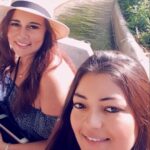 Majdouline Idrissi Instagram - Les petits ruisseaux font les grandes rivières 💕💕🦋🦋 @ghizlainealaoui #summertime#besties#qualitytime#havinfun#freindshipgoal#chilling#loveher