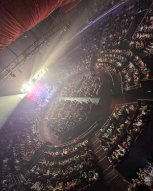 Malú Instagram - Madrid!! Primera noche … Uff , sin palabras!! Ya quiero más!!! Nos vemos el viernes!!! 🤟🏼🤟🏼🤟🏼