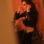 Malú Instagram - Valencia!!! Q gran primera noche juntos!!!! Increíble como siempre!!!! Ganas de volver a vernos mañanaaaaaaaa! Vamoooooooos!!! 🤟🏼🤟🏼🤟🏼