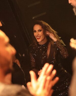 Malú Instagram - Tercera noche juntos!!!! Sigo en un sueño Madrid!!!! Mañana….. última noche!!! Q ganaaaaas!!! 🤟🏼🤟🏼🤟🏼