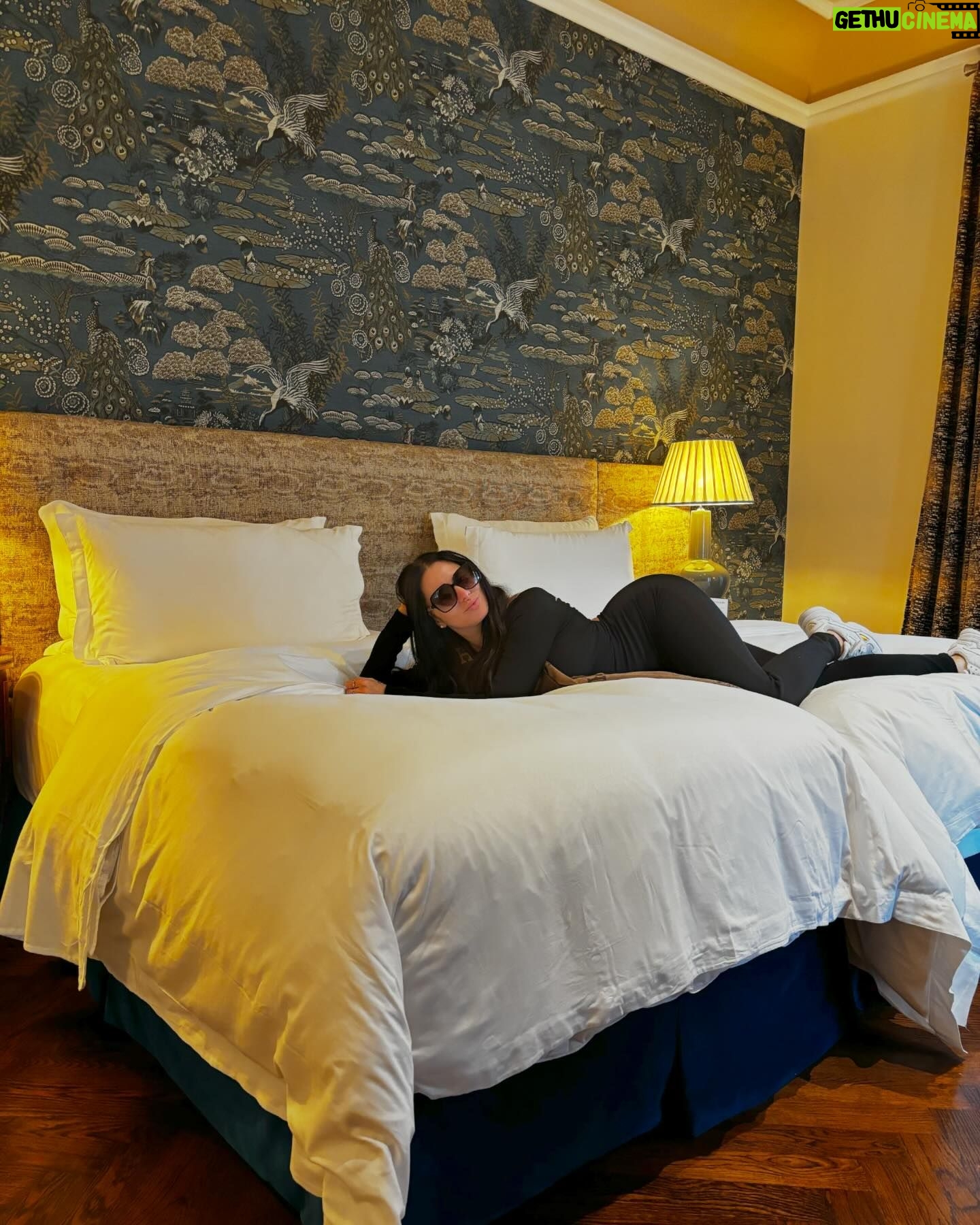 Mala Rodríguez Instagram - Gracias @santomaurohotel por estos días de cuento de hadas 🧚🏽♀️💖💕🫠